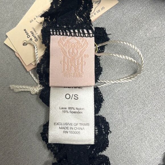 Free People x We are HAH Women Black Lace One and Done Garter Headband Scrunchie - Picture 3 of 5